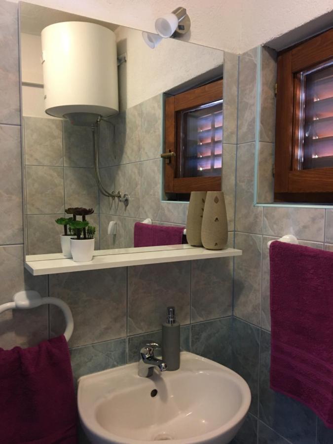 Apartmani Mara Rogoznica Рогозниця Екстер'єр фото