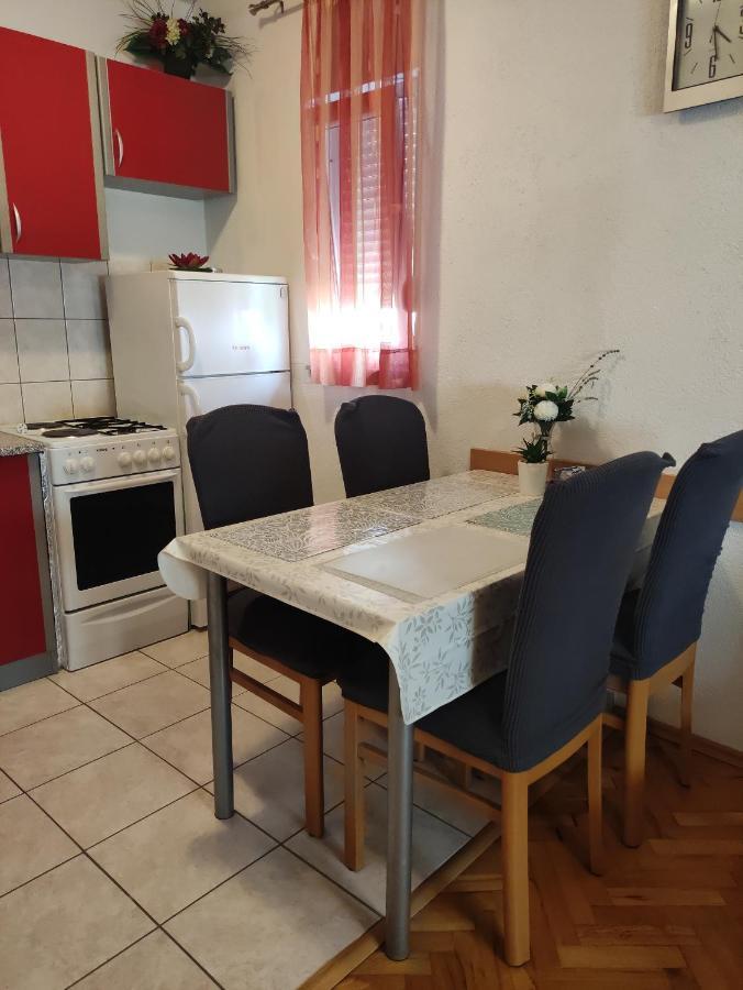Apartmani Mara Rogoznica Рогозниця Екстер'єр фото