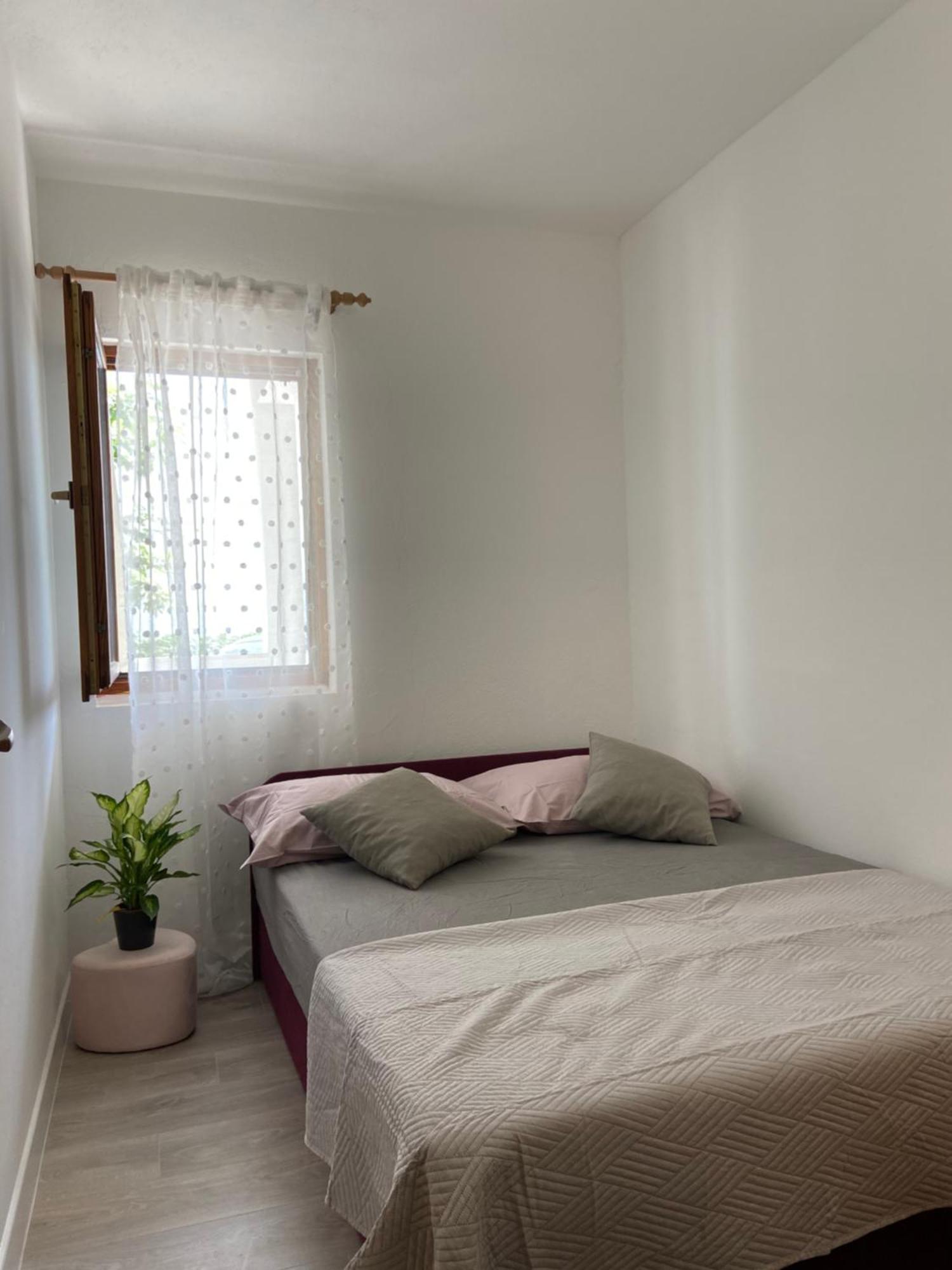 Apartmani Mara Rogoznica Рогозниця Екстер'єр фото