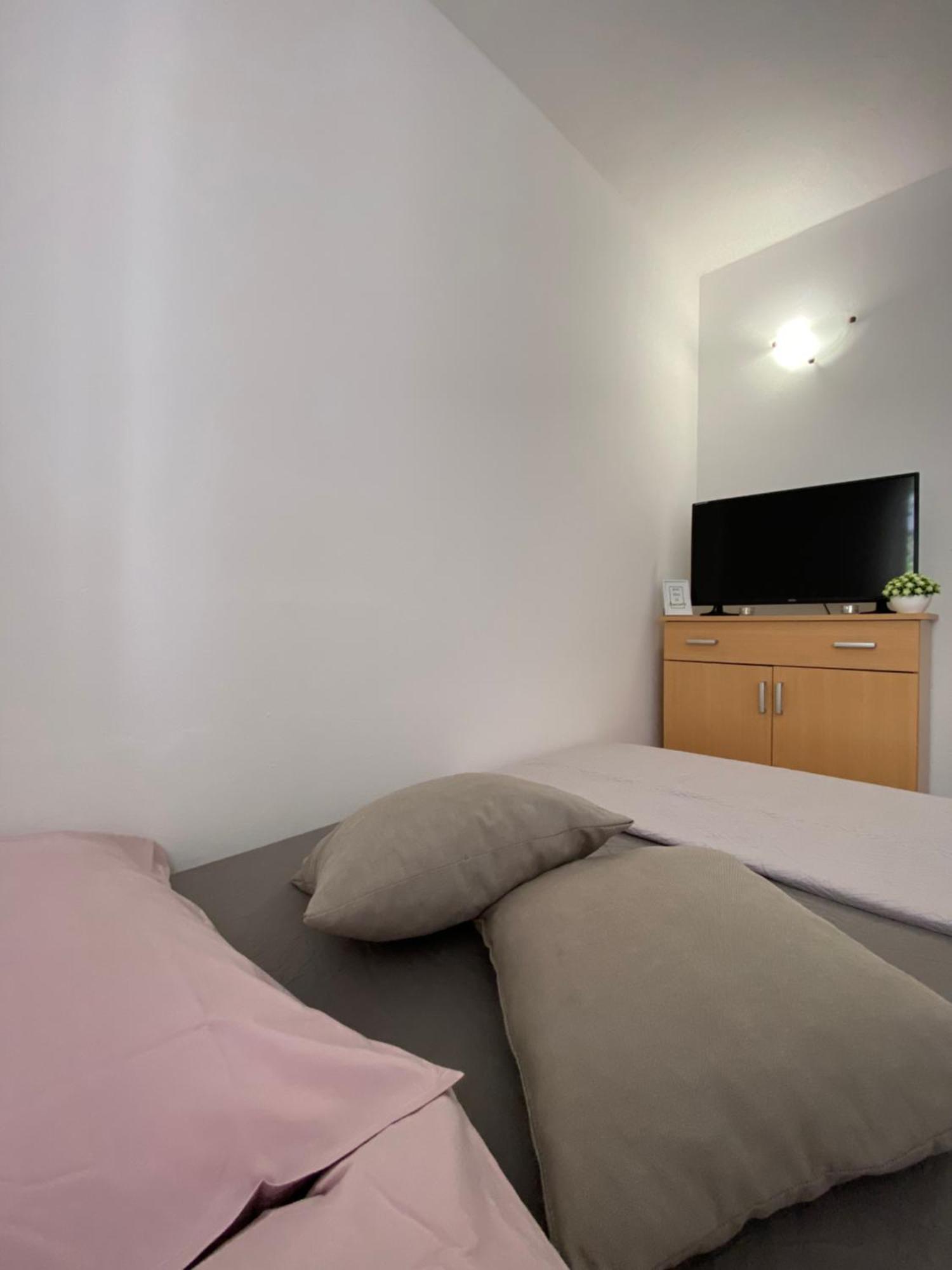 Apartmani Mara Rogoznica Рогозниця Екстер'єр фото